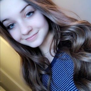 Meet your Posher, Chloe